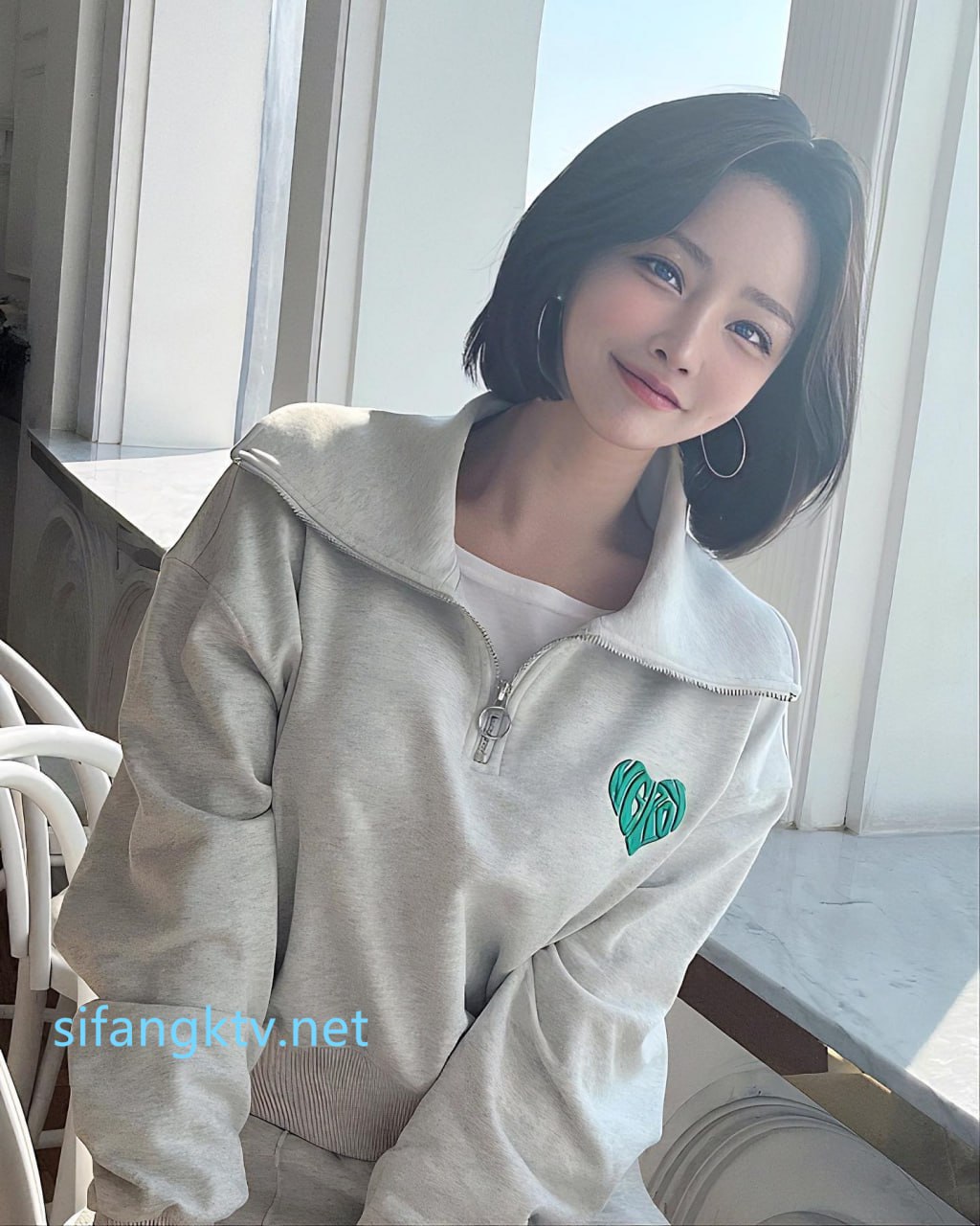 射我屁股上！！！！把你继女的洞全操了 第一视角